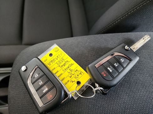 Used 2025 Toyota Corolla LE FWD image 43