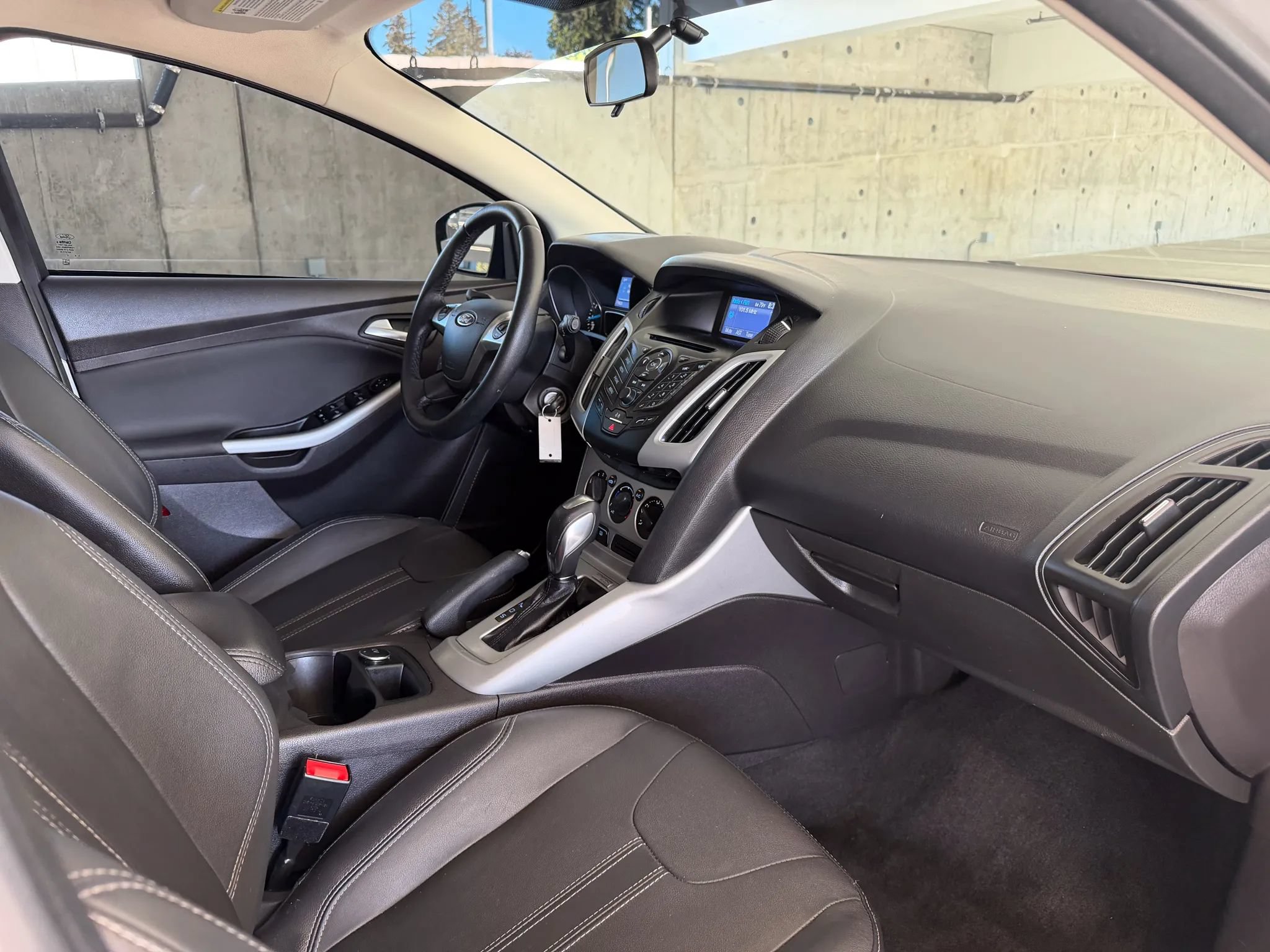 Used 2014 Ford Focus SE w/ Equipment Group 201A FWD image 24