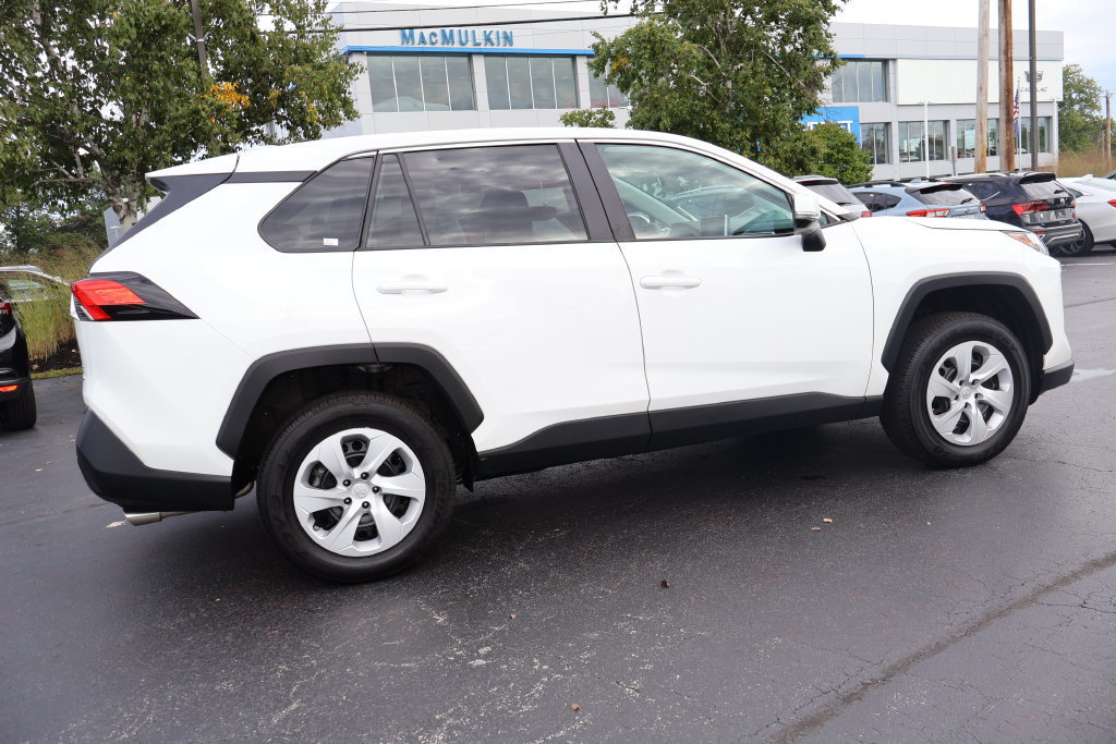 Certified 2024 Toyota RAV4 LE AWD/4WD image 10