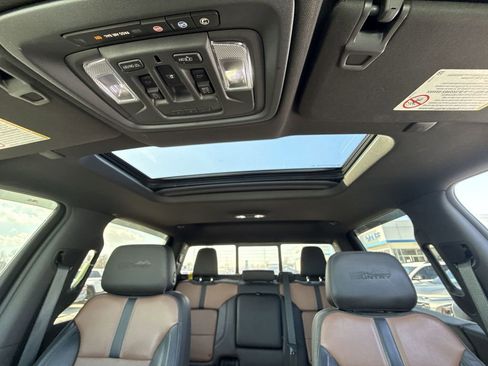 Used 2020 Chevrolet Silverado 2500 High Country w/ Z71 Off-Road Package image 16