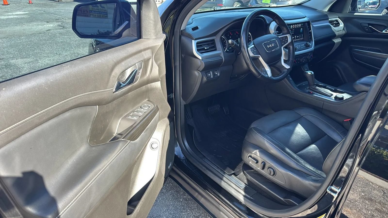 Used 2019 GMC Acadia SLT FWD image 9