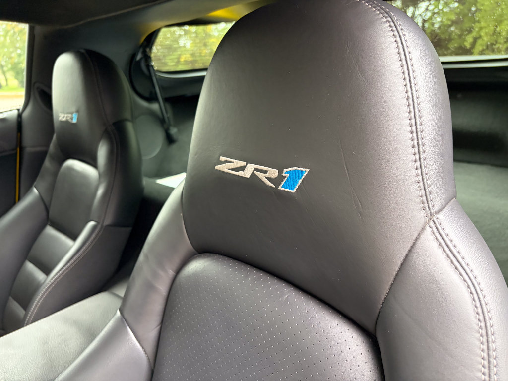 Used 2010 Chevrolet Corvette ZR1 w/ Preferred Equipment Group RWD image 13