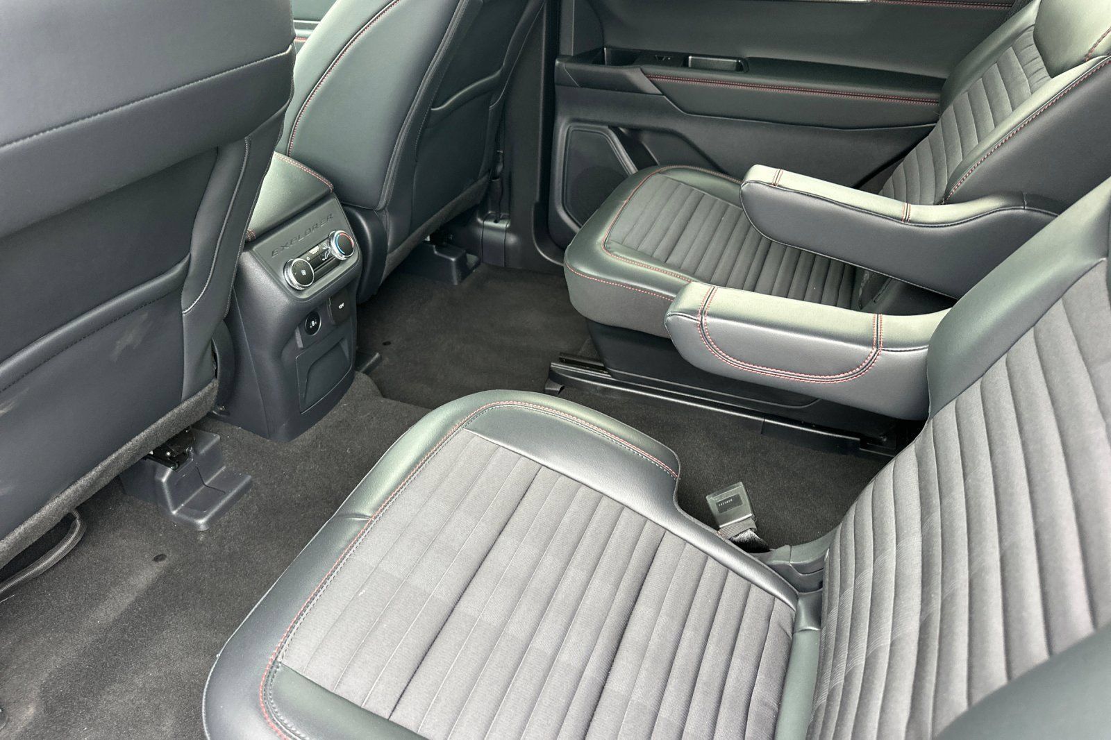 New 2025 Ford Explorer ST-Line AWD/4WD image 13