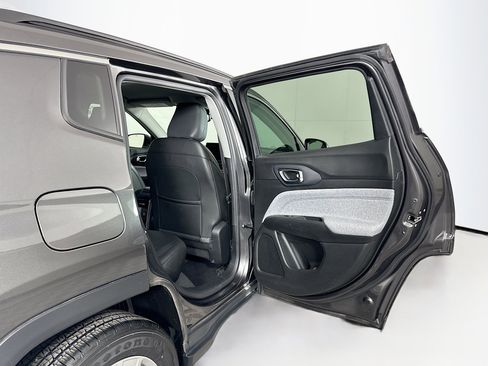 Used 2022 Jeep Compass Latitude image 28