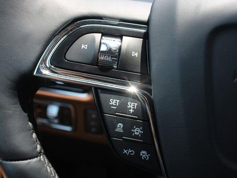 Used 2023 Lincoln Navigator Reserve RWD image 18