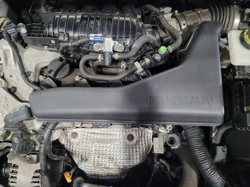 Used 2018 Nissan Rogue SV AWD/4WD image 30