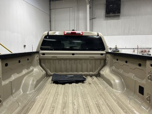 Used 2024 Chevrolet Colorado W/T image 9