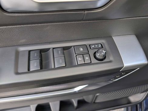 Used 2025 Toyota Tundra Platinum AWD/4WD image 37