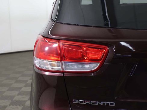 Used 2016 Kia Sorento AWD image 12