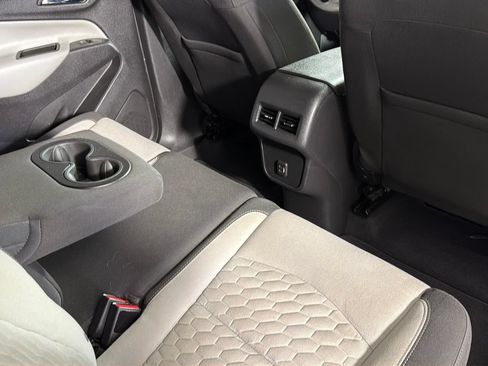 Used 2020 Chevrolet Equinox LT FWD image 30