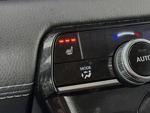 Certified 2023 Honda Pilot Touring image 21