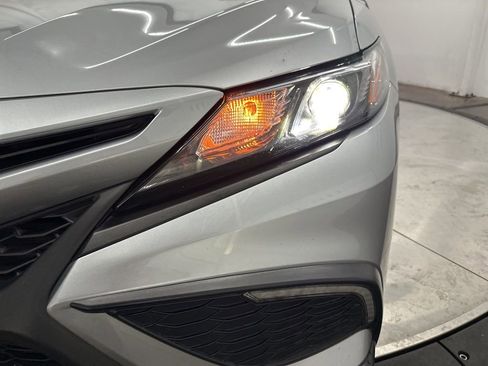 Used 2022 Toyota Camry SE image 28