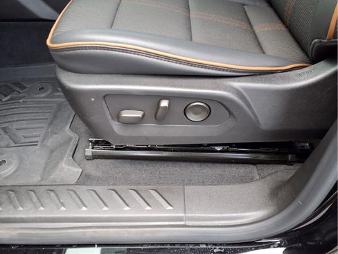 Used 2024 GMC Canyon AT4 w/ Canyon Safety Plus Package AWD/4WD image 19