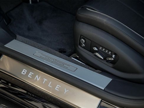 New 2025 Bentley Flying Spur Plug-In Hybrid image 32