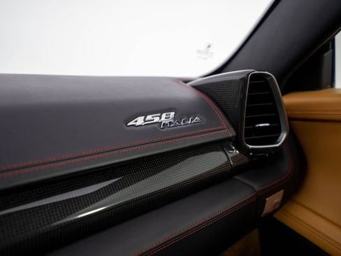 Used 2010 Ferrari 458 Italia Coupe image 37