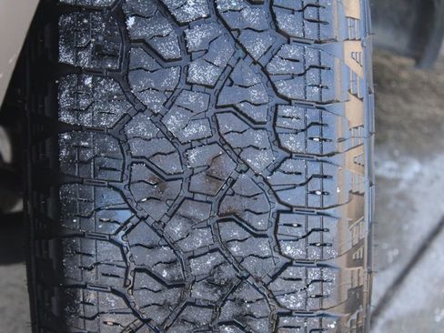 Used 2022 GMC Sierra 1500 SLE w/ X31 Off-Road Package image 13