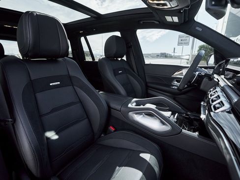 Used 2024 Mercedes-Benz GLS 63 AMG 4MATIC image 39