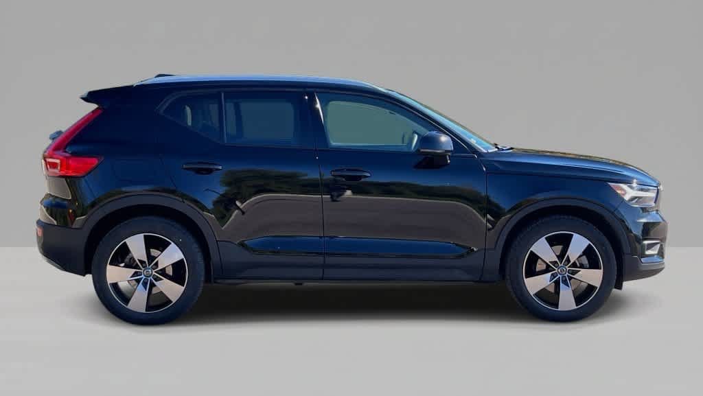 Used 2022 Volvo XC40 T5 Momentum w/ Premium Package AWD/4WD image 9