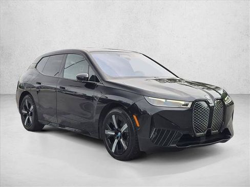 Used 2023 BMW iX xDrive50 w/ Premium Package AWD/4WD image 3