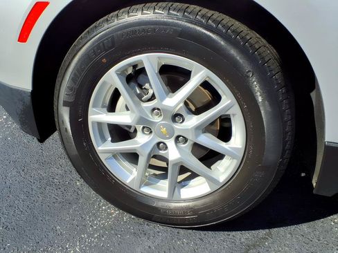 Used 2022 Chevrolet Equinox LT FWD image 11