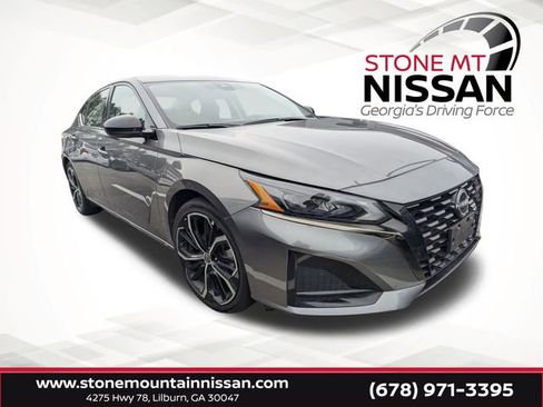 Used 2024 Nissan Altima 2.5 SR image 1