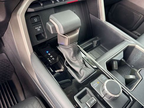 Used 2024 Toyota Tundra Limited image 23