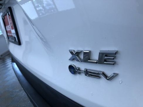 Used 2025 Toyota RAV4 XLE AWD/4WD image 16