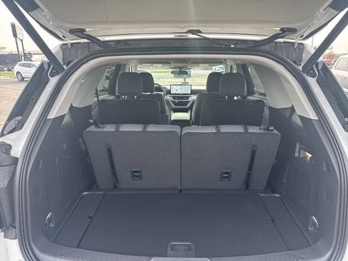 Used 2025 Ford Explorer Active image 35