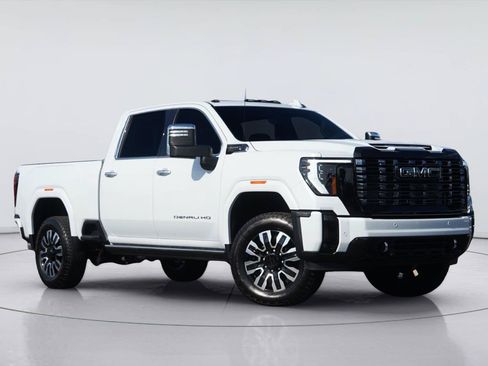 Used 2026 GMC Sierra 2500 Denali Ultimate w/ Max Trailering Package AWD/4WD image 2