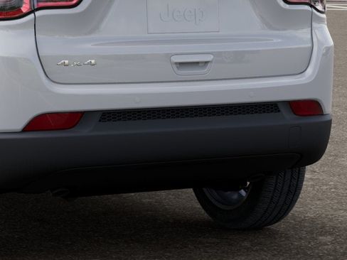 Used 2026 Jeep Compass Limited AWD/4WD image 13
