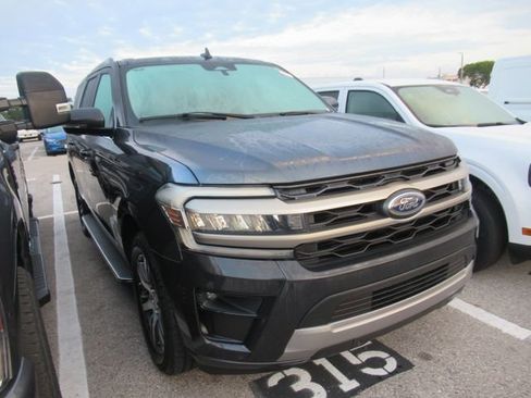 Used 2023 Ford Expedition XLT RWD image 1