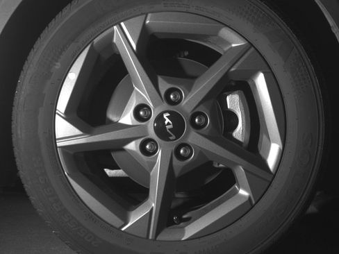 Used 2025 Kia K4 LXS image 13