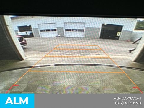 Used 2024 GMC Terrain SLE AWD/4WD image 32