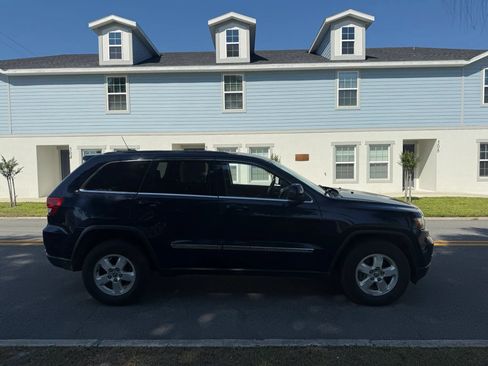 Used 2012 Jeep Grand Cherokee Laredo AWD/4WD image 4