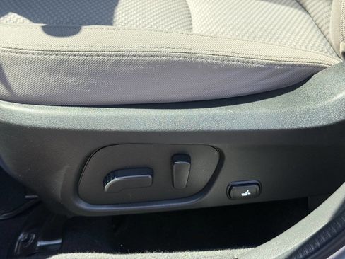 Used 2017 Subaru Forester 2.5i Premium w/ All-Weather Package image 13