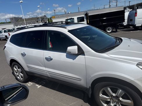 Used 2017 Chevrolet Traverse Premier AWD/4WD image 5