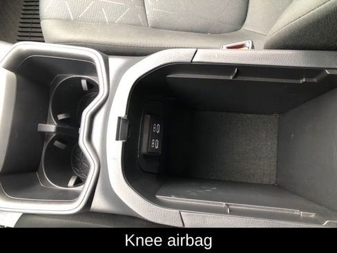 Used 2025 Toyota RAV4 XLE image 20