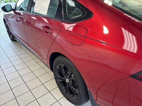 Certified 2025 Honda Accord SE image 19