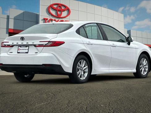 Used 2026 Toyota Camry LE image 3