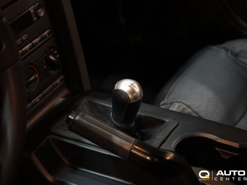 Used 2005 Ford Mustang GT Premium image 14