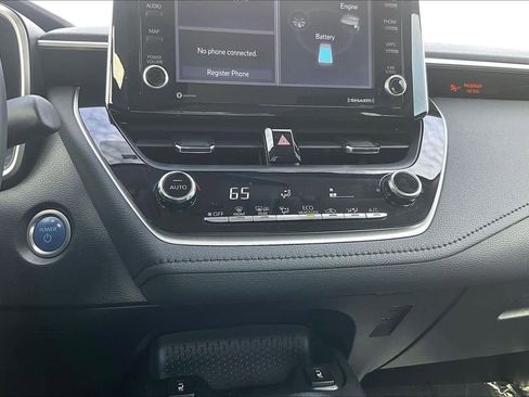 Used 2022 Toyota Corolla LE image 33