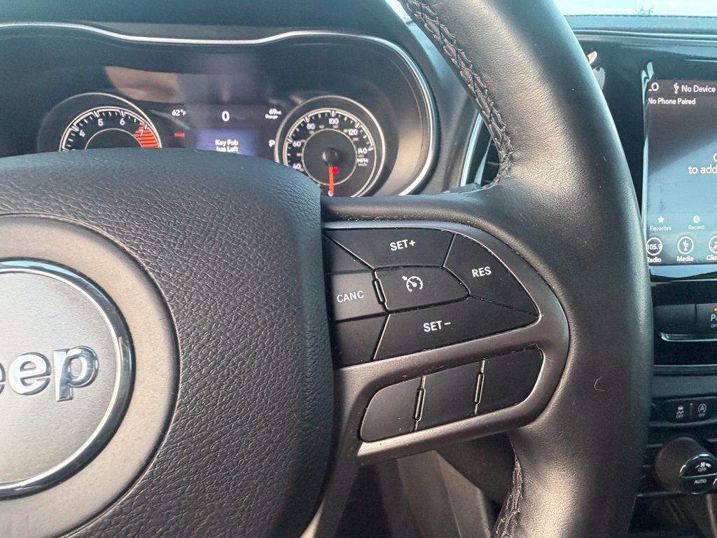Used 2019 Jeep Cherokee Limited AWD/4WD image 12