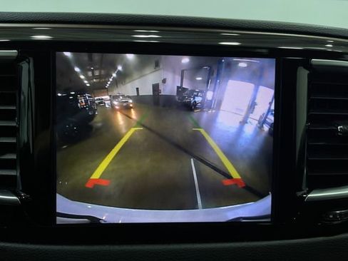 Used 2018 Chrysler Pacifica Touring-L Plus image 10