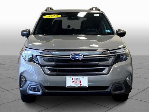Certified 2025 Subaru Forester Limited image 3