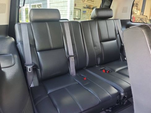 Used 2013 Chevrolet Tahoe LT w/ Luxury Package AWD/4WD image 13