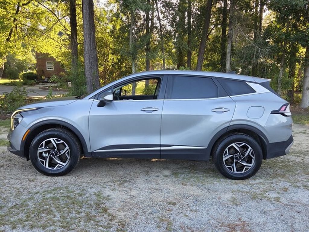 Used 2024 Kia Sportage LX AWD/4WD image 5