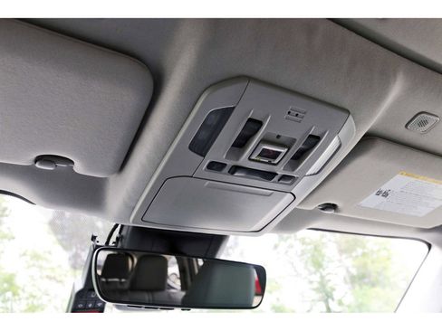 Used 2023 Toyota Highlander Limited FWD image 23