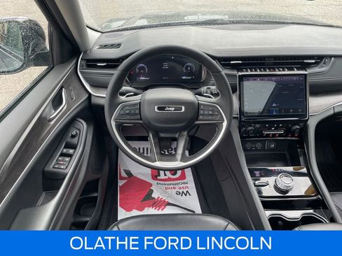 Used 2023 Jeep Grand Cherokee L Limited w/ Luxury Tech Group II AWD/4WD image 19