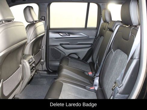 New 2025 Jeep Grand Cherokee Altitude image 11