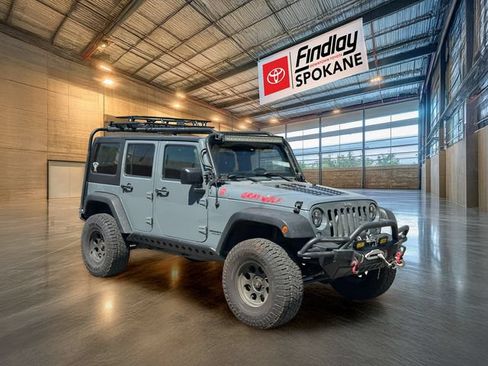 Used 2015 Jeep Wrangler Unlimited Rubicon w/ Connectivity Group AWD/4WD image 3